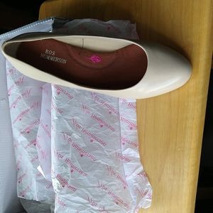 Ros Hommerson Valeda Leather Pump, Bone in Sz 5 Never worn, no tags 2 1/4" heel
